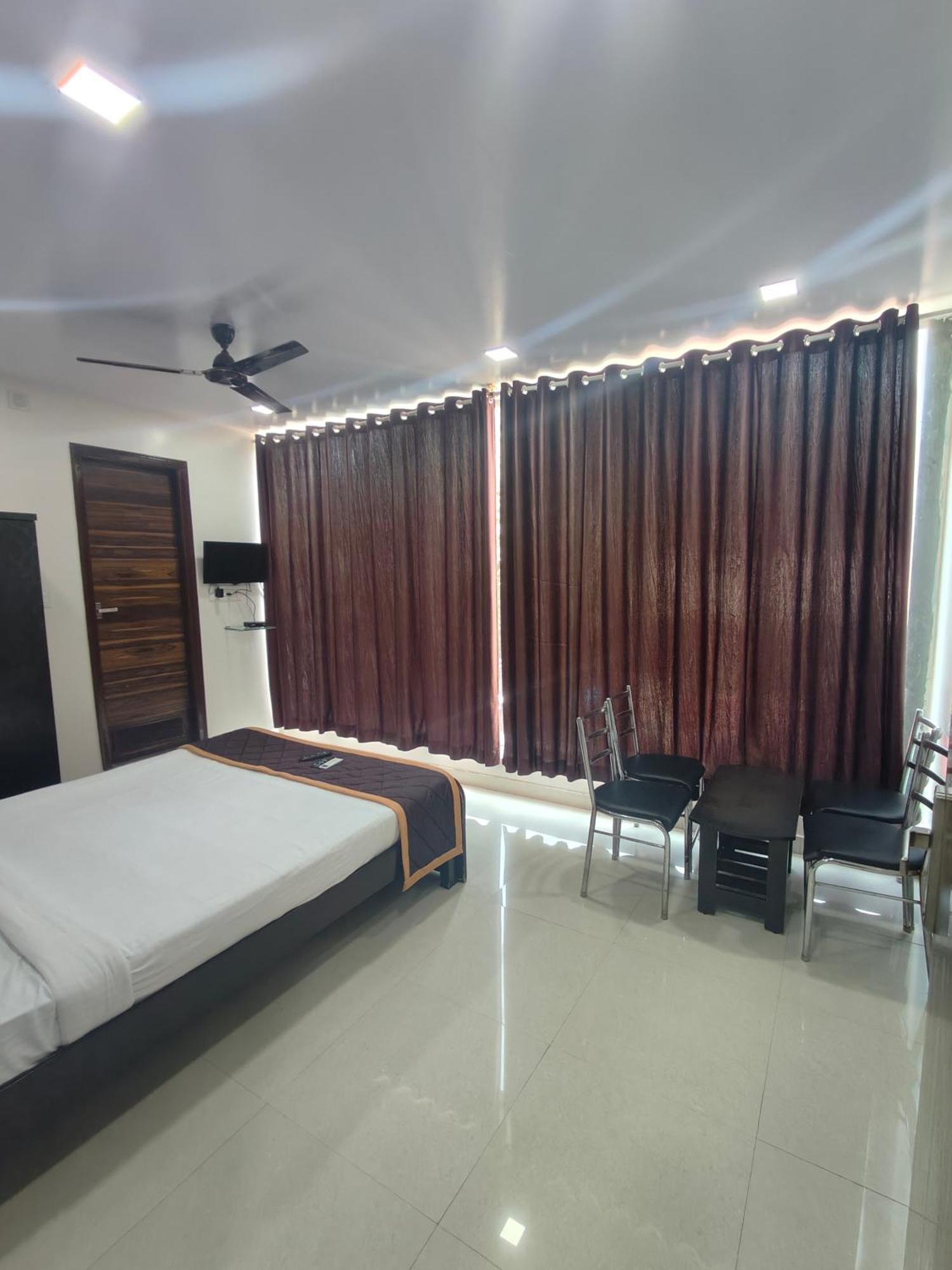 Hotel Golden Arch Bengaluru Kültér fotó